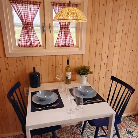 キャンプ場 Pipowagen 2 Persoons Lindershoeve *